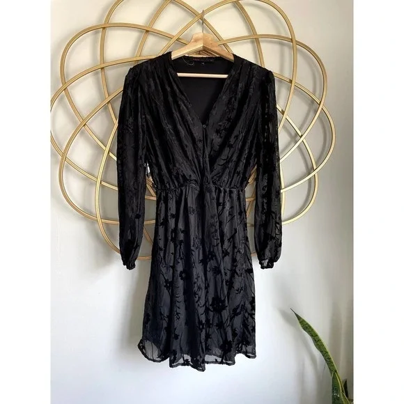 Fraiche By J Velvet Dress size Small - Picture 3 of 10
